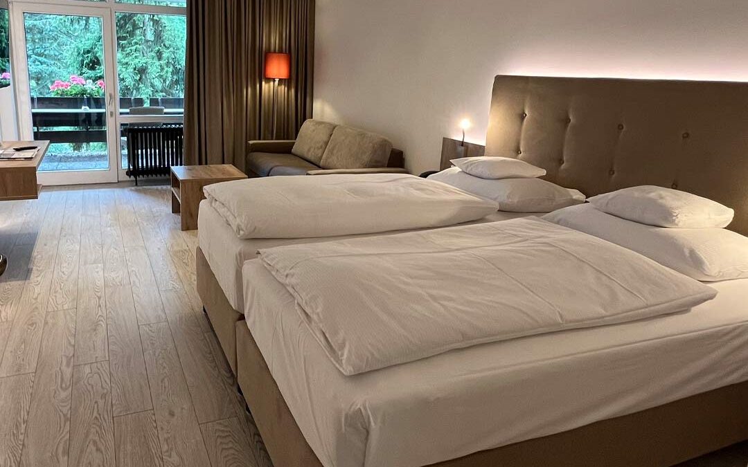 Hotel Heide Kröpke: Boden los! 900 m2 neues Laminat bei laufendem Hotel-Betrieb